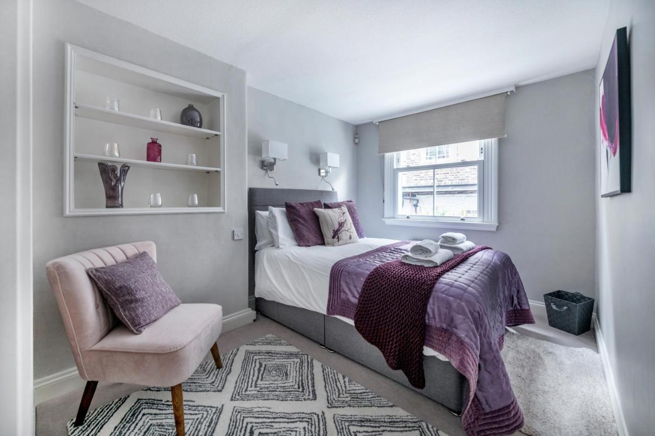 Victoria Mews House - By Sojourn Appartamento *